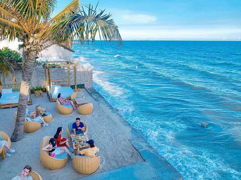 Điều gì làm nên sức hút của bãi biển Phan Thiết với du khách?