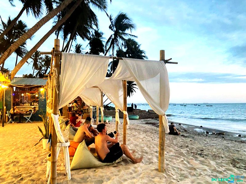 Bãi biển Mũi Né - Một trong 7 bãi biển đẹp nhất ĐNÁ