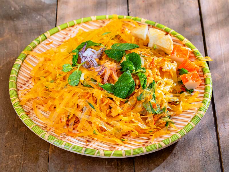 Ăn vặt Phan Thiết - Bánh tráng trộn: