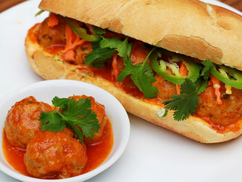Ăn vặt Phan Thiết - Bánh mì xíu mại: