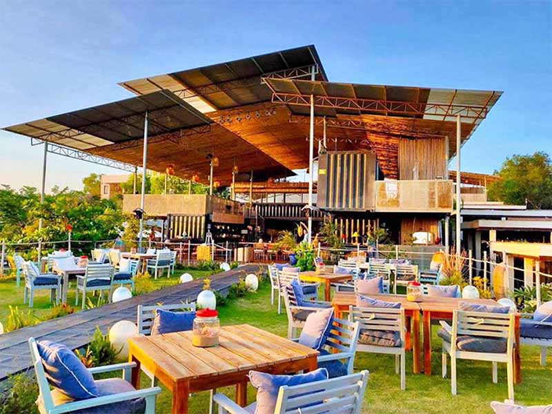 Review ăn chơi ở Phan Thiết  - Quán cà phê và quán bar ven biển: