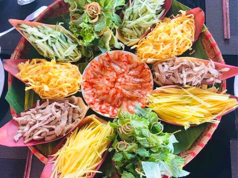Đến Đồi Cát Bay Mũi Né ăn gì? 