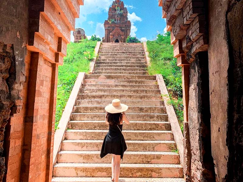 Tháp Pôshanư - Linh khí tâm linh nơi biển cả của Phan Thiết Mũi Né