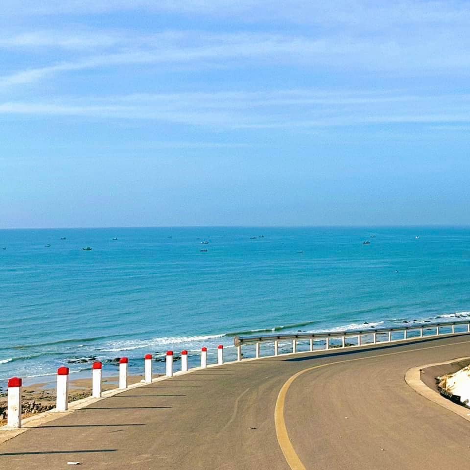 Vị Trí và Cách Di Chuyển Đến Bàu Trắng