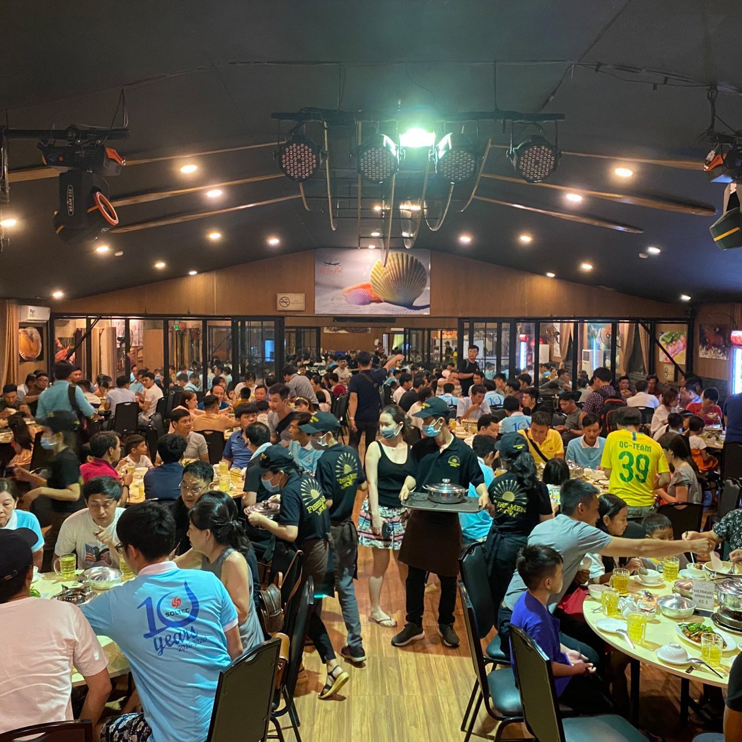 Không gian nhà hàng Mũi Né Deli