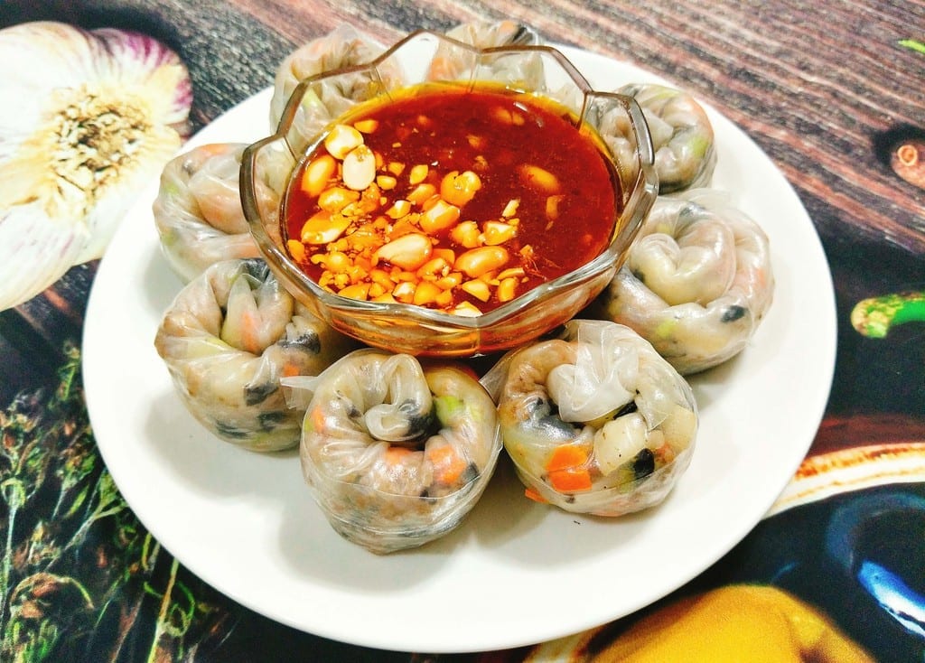 bánh tráng gạo cuộn xiên que