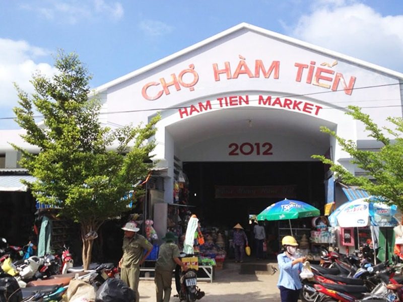 Chợ Hàm Tiến Bán Hải Sản Tươi Ngon Tại Phan Thiết