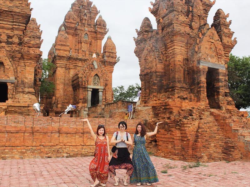 check-in-thap-cham-poshanu